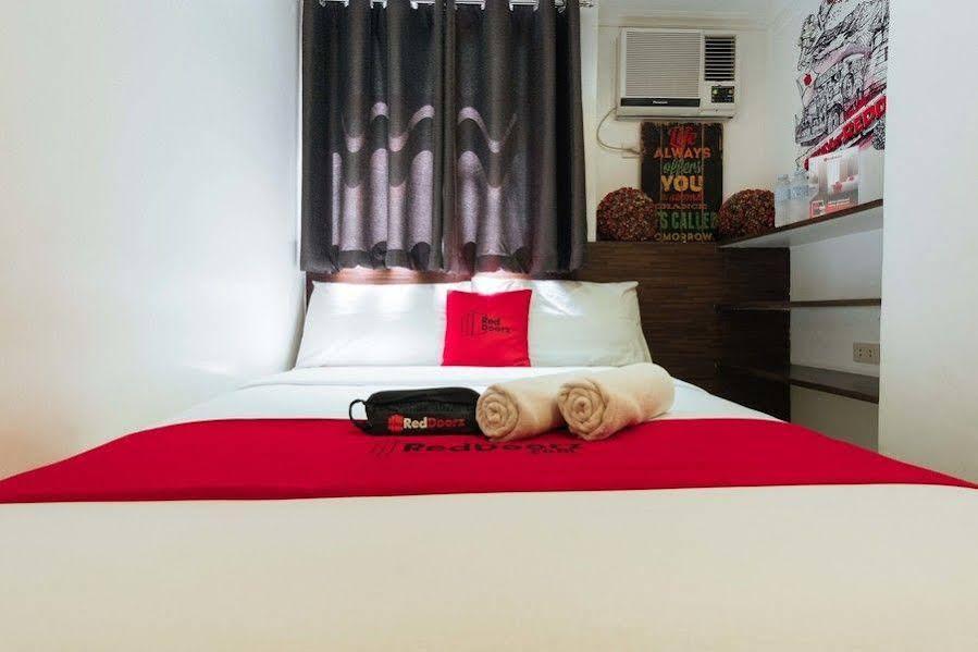 Reddoorz Plus @ Poblacion Makati Makati City Extérieur photo