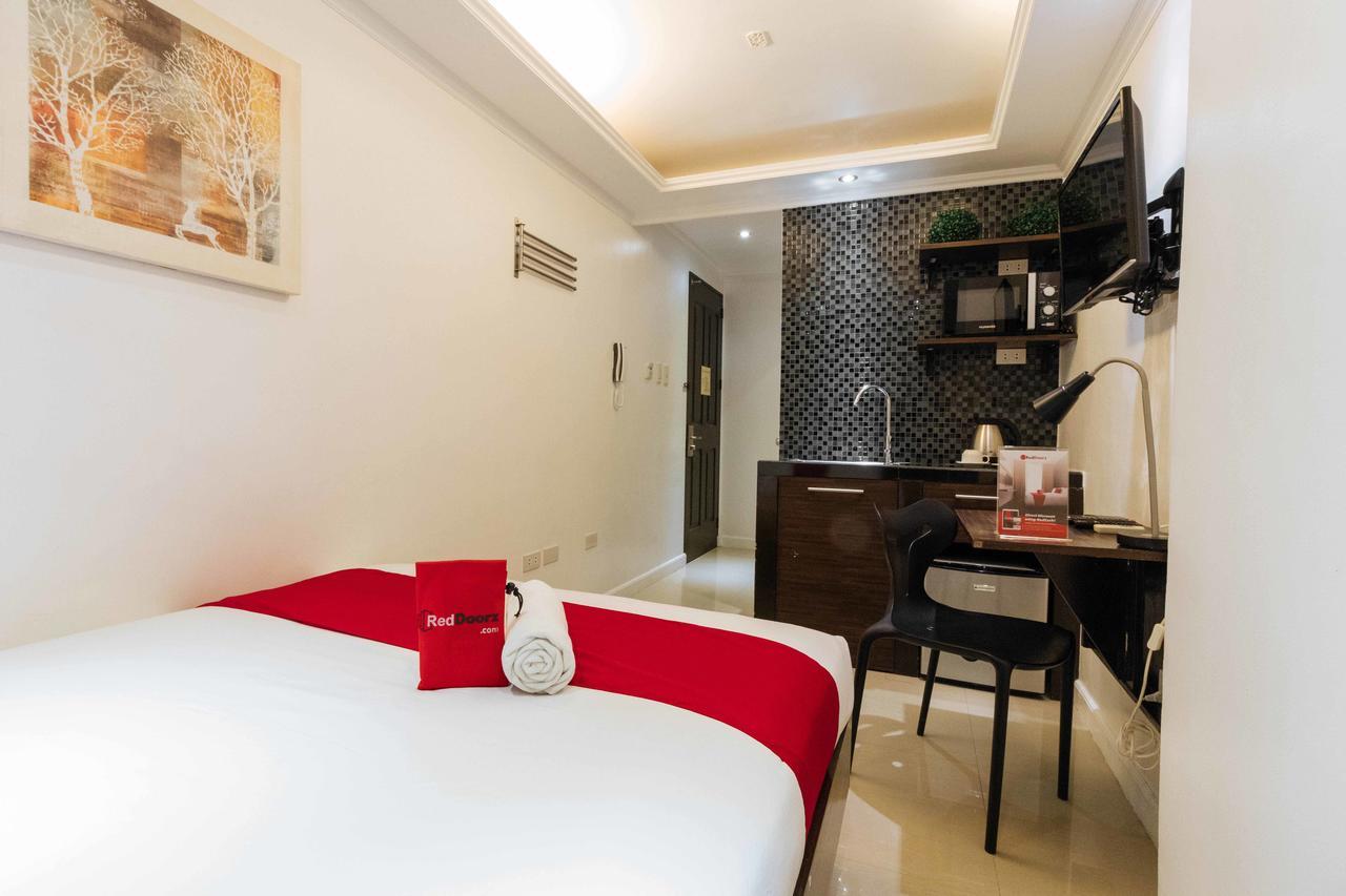 Reddoorz Plus @ Poblacion Makati Makati City Extérieur photo